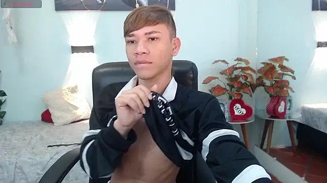 Snapshot of nathanclay chatting on 09.12.25 nathanclay online show from 09.12.25