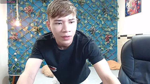 Snapshot of nathanclay chatting on 10.22.25 nathanclay online show from 10.22.25