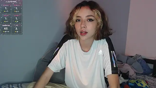 Snapshot of brisazanes chatting on 11.02.25 brisazanes online show from 11.02.25