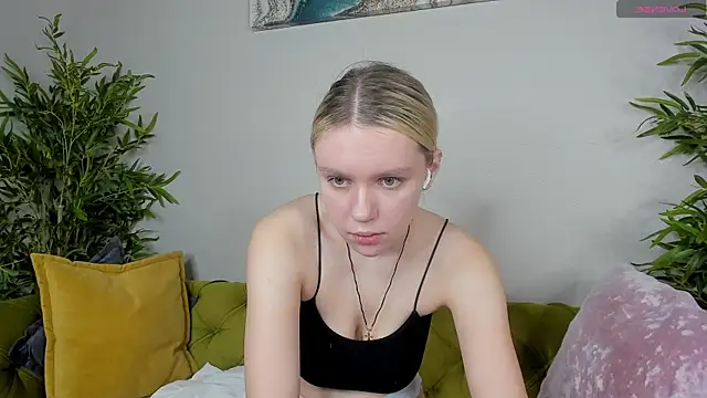 Snapshot of Casey_Miller chatting on 10.04.25 Casey Miller online show from 10.04.25