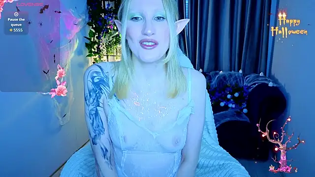 BiancaHelo online show from 10.31.25