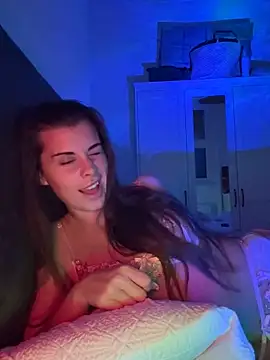 Snapshot of AlitaNova chatting on 09.10.25 AlitaNova online show from 09.10.25