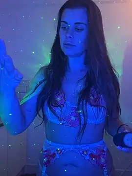 Snapshot of AlitaNova chatting on 09.16.25 AlitaNova online show from 09.16.25