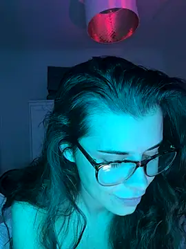 Snapshot of AlitaNova chatting on 10.05.25 AlitaNova online show from 10.05.25