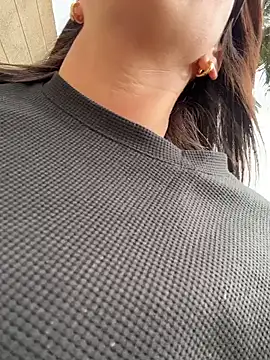 Ninabigtitied online show from 12.21.25