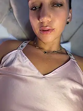 Ninabigtitied online show from 06.26.26