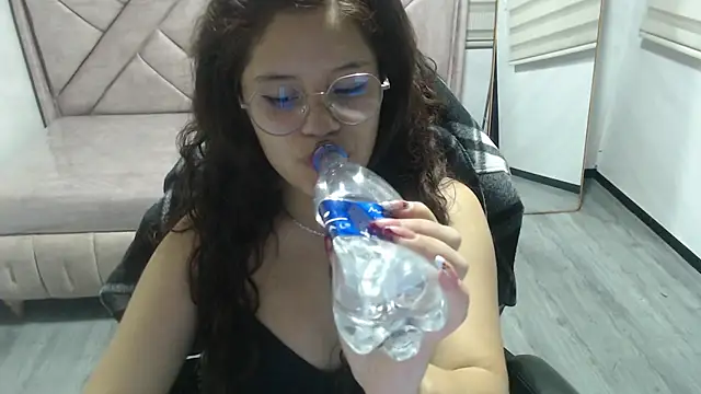 Velvet Moon V online show from 03.26.26