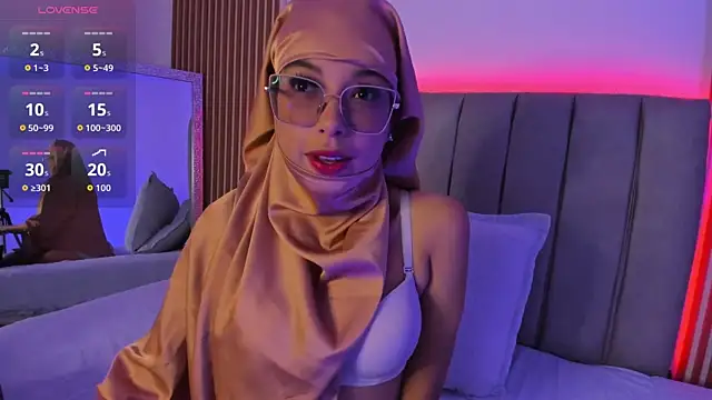 naishaa  online show from 09.24.25