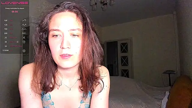 Mary Queeny online show from 06.17.26