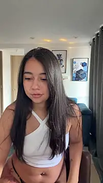 Snapshot of Lily_June chatting on 04.18.26 Lily June online show from 04.18.26