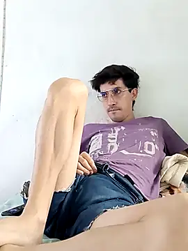 Dilanstrawberry online show from 03.03.26