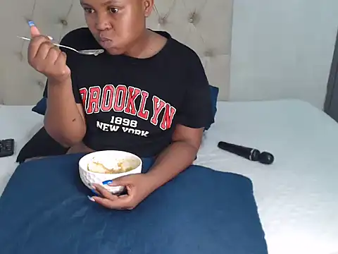 Lolly Ramochele online show from 02.17.26