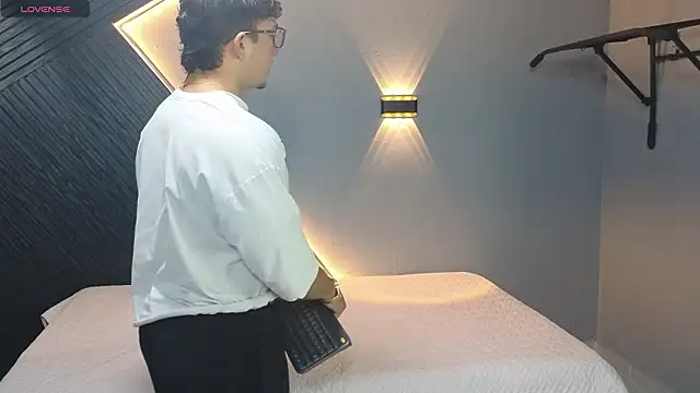 Horny nick18 online show from 03.09.26