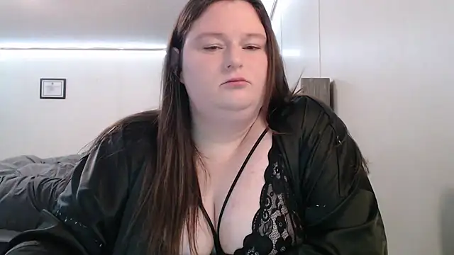 Snapshot of ScarlettRose129 chatting on 10.26.25 ScarlettRose129 online show from 10.26.25