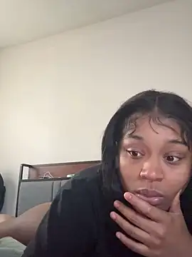 PrettyBabriexox online show from 10.27.25