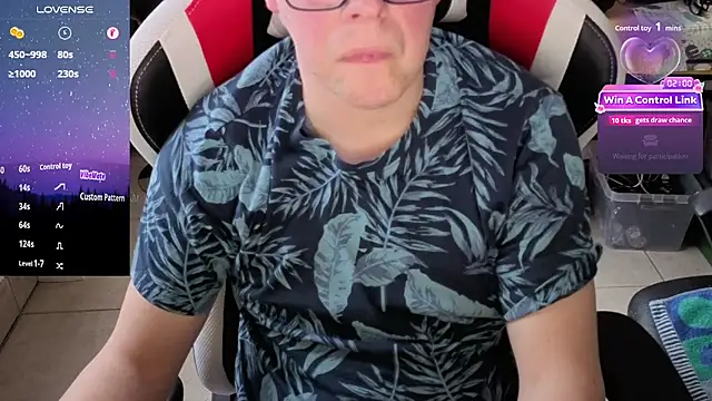 Snapshot of Naughty_toysboy chatting on 02.04.26 Naughty toysboy online show from 02.04.26