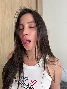 Snapshot of karinasantos_ chatting on 05.16.26 karinasantos online show from 05.16.26