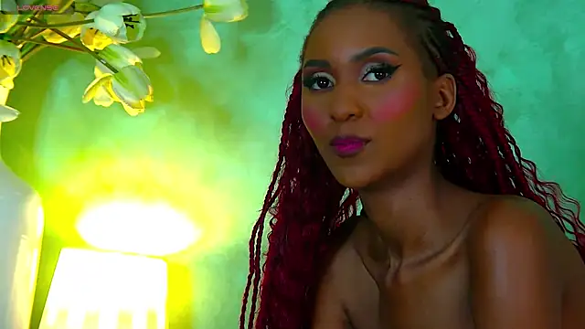 Snapshot of Izzie_Sugar chatting on 09.21.25 Izzie Sugar online show from 09.21.25