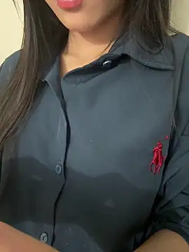 Snapshot of Desi_sara chatting on 03.04.26 Desi sara online show from 03.04.26