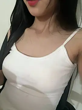 Snapshot of Desi_sara chatting on 04.11.26 Desi sara online show from 04.11.26