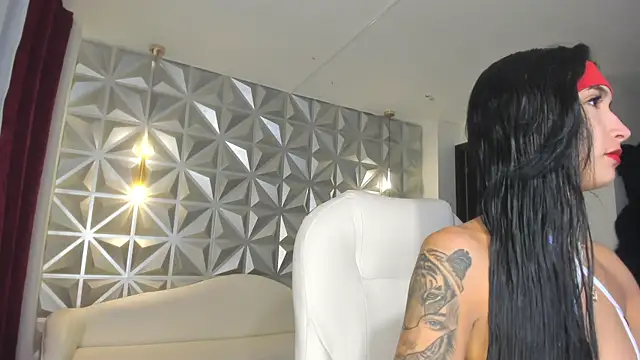 hellen tease online show from 12.22.25