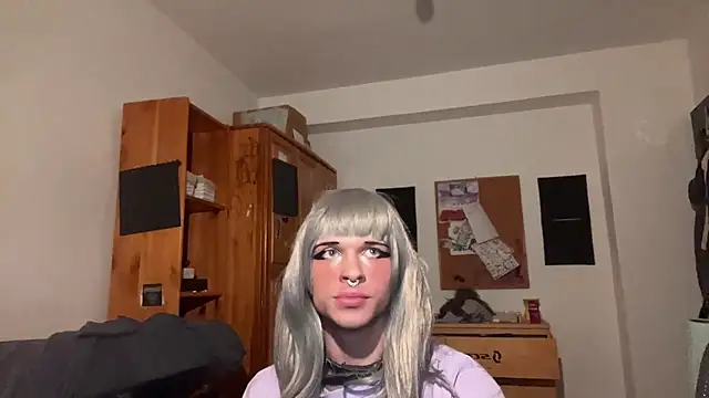 emilydee666 online show from 09.30.25