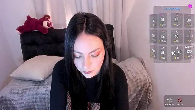 Snapshot of sarah_saenz_ chatting on 05.22.26 sarah saenz online show from 05.22.26
