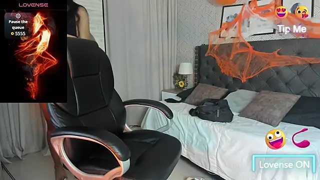 sweet  vanessa1 online show from 10.27.25