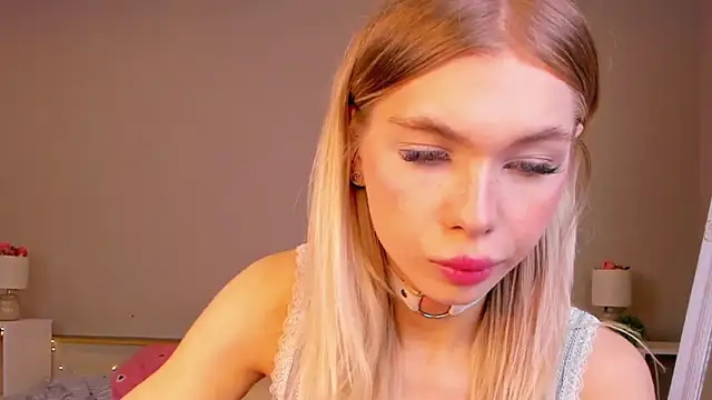 Snapshot of Blondy_Fina chatting on 05.15.26 Blondy Fina online show from 05.15.26