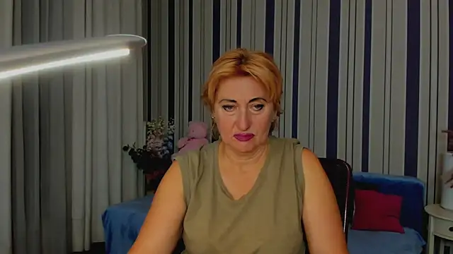 Snapshot of MilanaAlvis chatting on 10.13.25 MilanaAlvis online show from 10.13.25