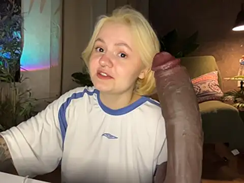 MoonIvy  online show from 04.12.26