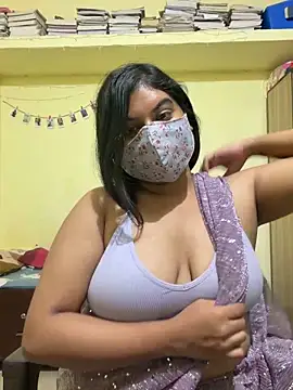 Snapshot of BigBreasted chatting on 02.13.26 BigBreasted online show from 02.13.26