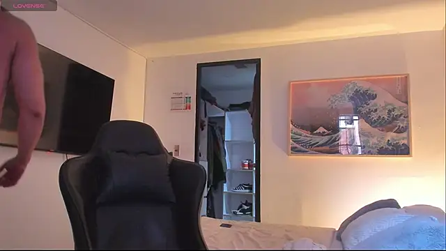 Snapshot of RJBarto chatting on 04.14.26 RJBarto online show from 04.14.26