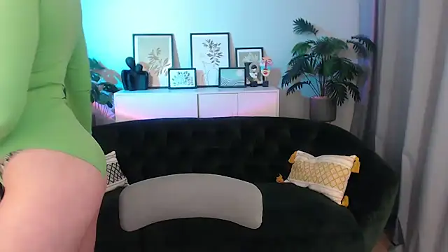 Natalee Love online show from 09.09.25