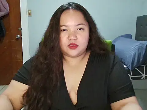 Snapshot of LianaCruzado chatting on 10.26.25 LianaCruzado online show from 10.26.25