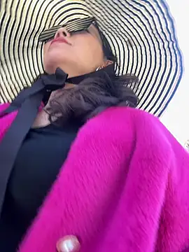 anna yngs online show from 02.27.26