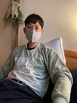 Snapshot of tom19899q chatting on 11.15.25 tom19899q online show from 11.15.25