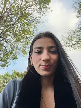 -juicy  online show from 02.10.26