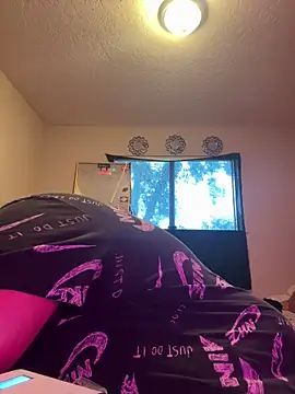 Snapshot of 1n0nlythroat chatting on 02.09.26 1n0nlythroat online show from 02.09.26