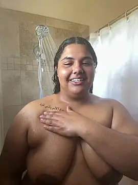 Snapshot of 1n0nlythroat chatting on 02.13.26 1n0nlythroat online show from 02.13.26