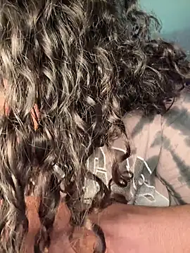 Snapshot of 1n0nlythroat chatting on 02.23.26 1n0nlythroat online show from 02.23.26