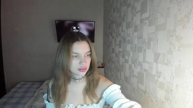 Snapshot of AlisTris chatting on 10.09.25 AlisTris online show from 10.09.25