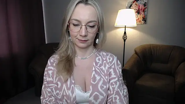 Snapshot of Ava_Elior chatting on 04.18.26 Ava Elior online show from 04.18.26