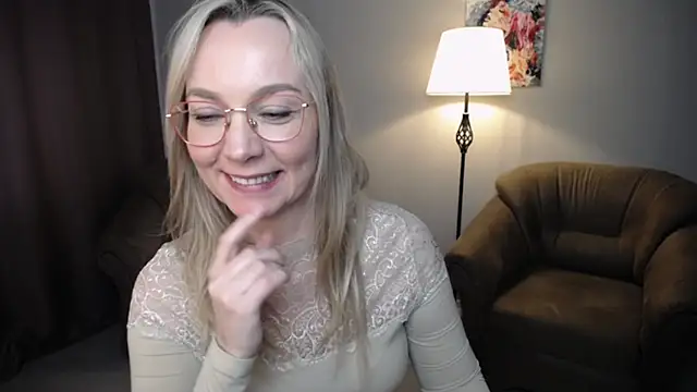 Snapshot of Ava_Elior chatting on 04.25.26 Ava Elior online show from 04.25.26