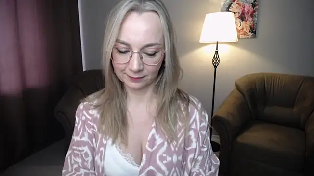 Snapshot of Ava_Elior chatting on 05.16.26 Ava Elior online show from 05.16.26