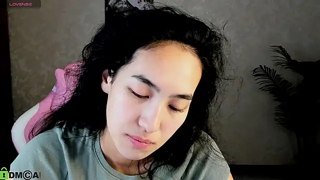 FlirtyAura online show from 11.18.25