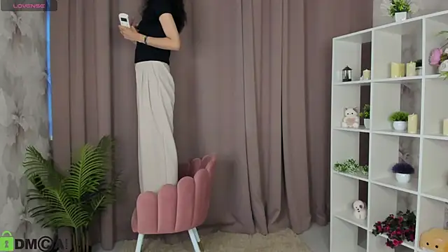FlirtyAura online show from 05.12.26