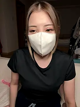 Snapshot of _Kaori chatting on 10.16.25  Kaori online show from 10.16.25