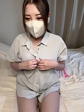 Snapshot of _Kaori chatting on 10.18.25  Kaori online show from 10.18.25