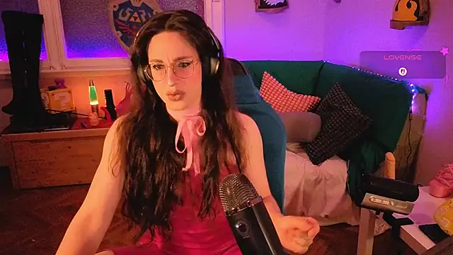 Zesty Peach online show from 06.12.26